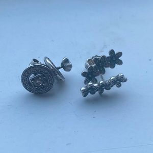 Pandora stud earring set